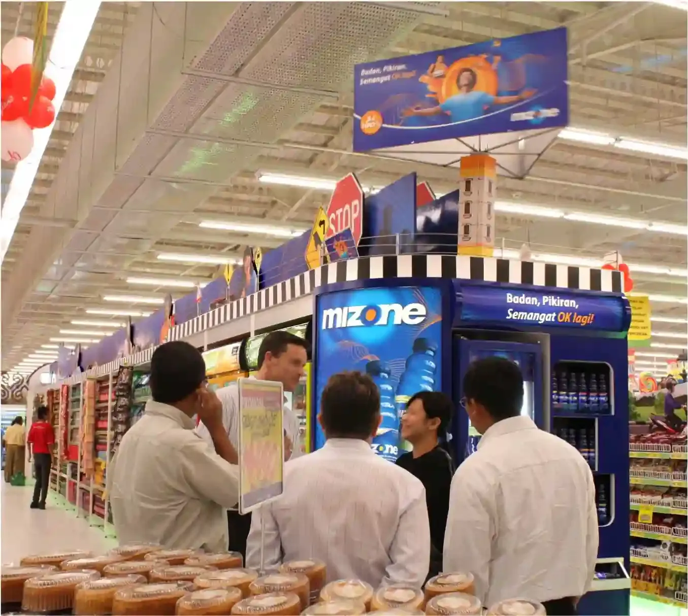 Aqua Mizone Giant BSD In-Store Display Preview 11
